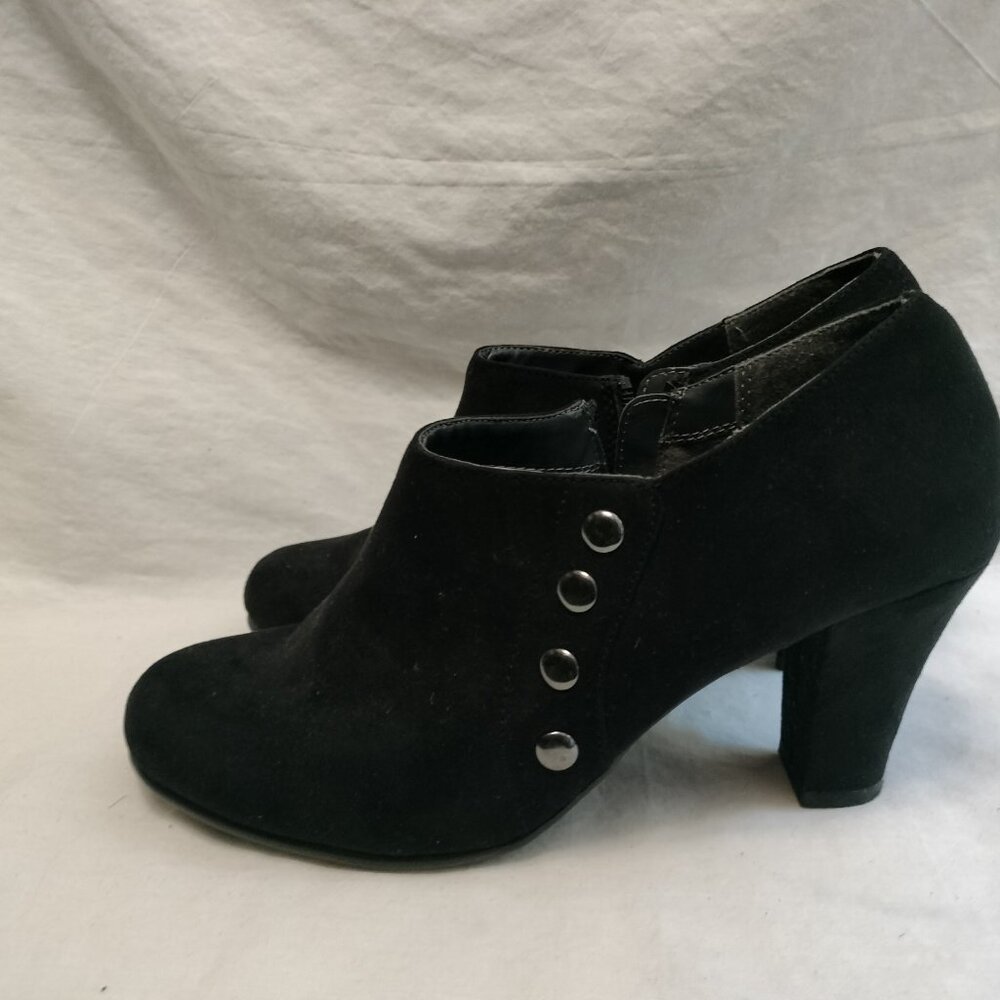 Aerosoles‎ Outrole faux suede zip ankle bootie